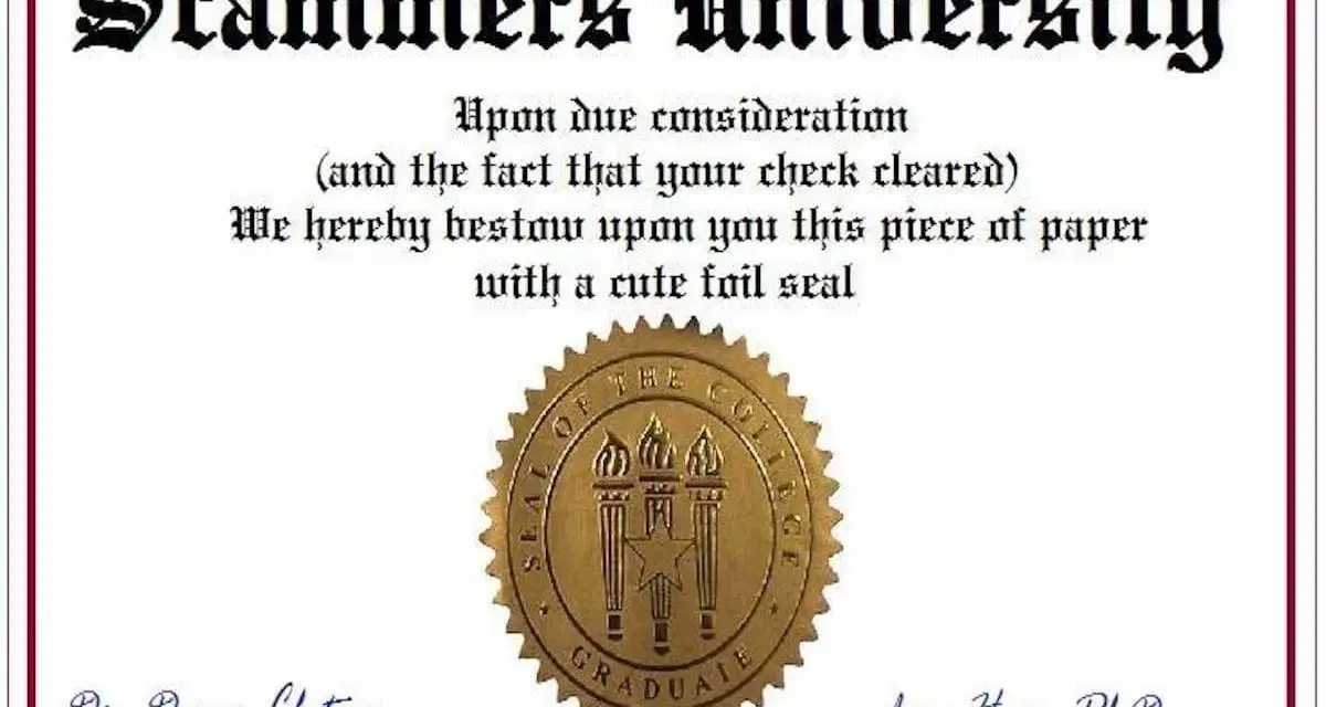 Diplôme humoristique de "Scammers University" pour une université de personnes peu scrupuleuses. Le texte mentionne "votre chèque a été encaissé".