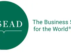 Logo INSEAD, "The Business School for the World". Idéal pour un executive MBA.